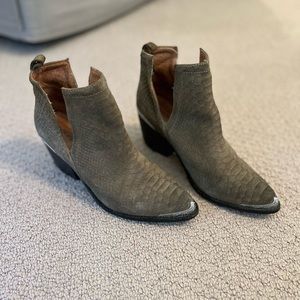 Jeffrey Campbell Crowell Booties Sz 8; worn once!